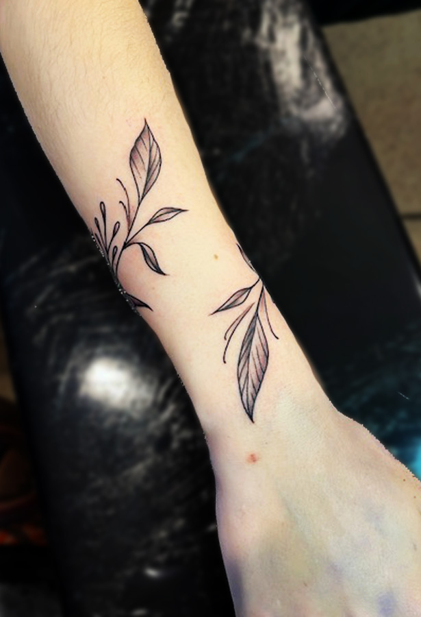 daan dera kleine tattoo flower leaves