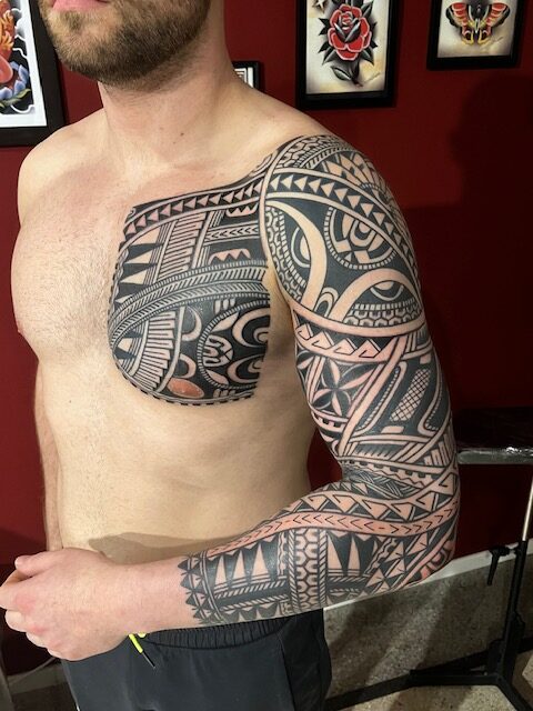 Polynesisch tattoo sleeve