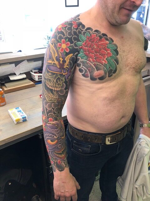 Japanse tattoo sleeve en borst